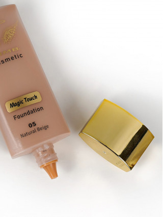 Тональная основа 05 Natural Beige, 50 мл